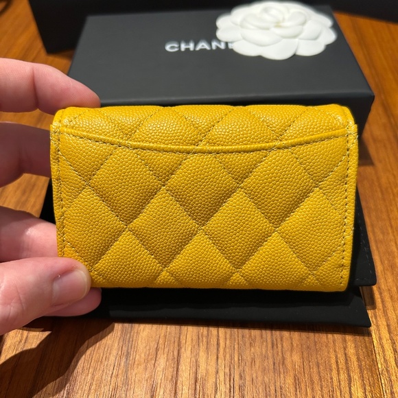 Chanel Classic Cardholder - Yellow with Light Gold Hardware - Picture 3 of 6